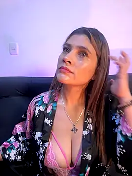 Skarlett 12  online show from 5, 12, 2025