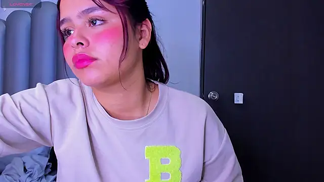 Snapshot of Sofia_villareal chatting on 7, 1, 2026 Sofia villareal online show from 7, 1, 2026