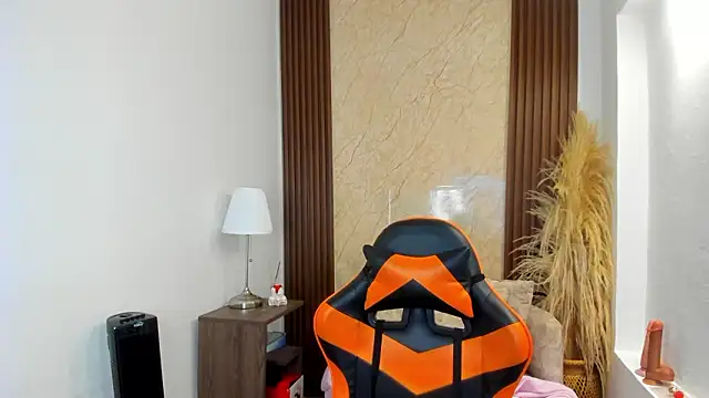 Thais kim online show from 4, 3, 2026