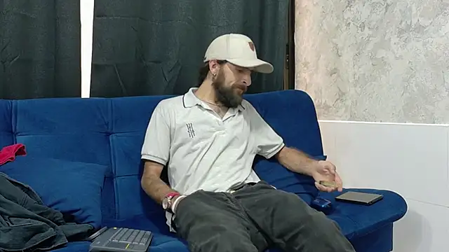 Snapshot of hairy_mannn chatting on 20, 9, 2025 hairy mannn online show from 20, 9, 2025