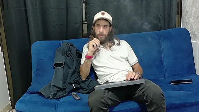 Snapshot of hairy_mannn chatting on 23, 9, 2025 hairy mannn online show from 23, 9, 2025