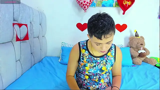 Snapshot of christopher_Hot chatting on 12, 2, 2026 christopher Hot online show from 12, 2, 2026