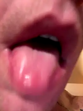 DILFiGuess11 online show from 7, 11, 2025