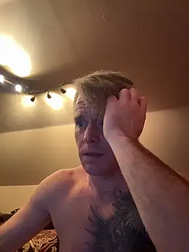 Snapshot of DILFiGuess11 chatting on 4, 2, 2026 DILFiGuess11 online show from 4, 2, 2026