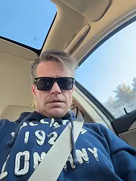 Snapshot of DILFiGuess11 chatting on 13, 2, 2026 DILFiGuess11 online show from 13, 2, 2026