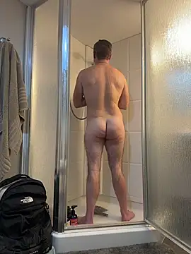 Snapshot of DILFiGuess11 chatting on 1, 3, 2026 DILFiGuess11 online show from 1, 3, 2026