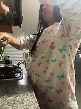 DianeSuns  online show from 8, 4, 2026