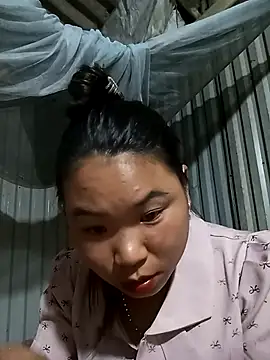 may-squirl online show from 18, 10, 2025