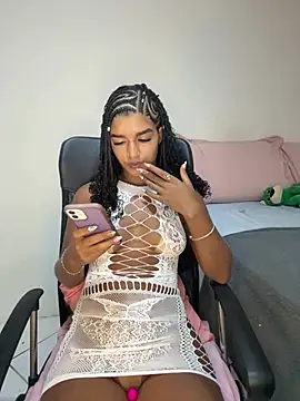 Snapshot of larajuli chatting on 13, 3, 2026 larajuli online show from 13, 3, 2026