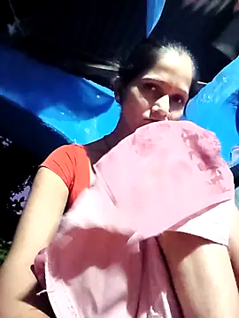 Jooli xx online show from 14, 9, 2025