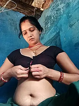 Jooli xx online show from 9, 3, 2026