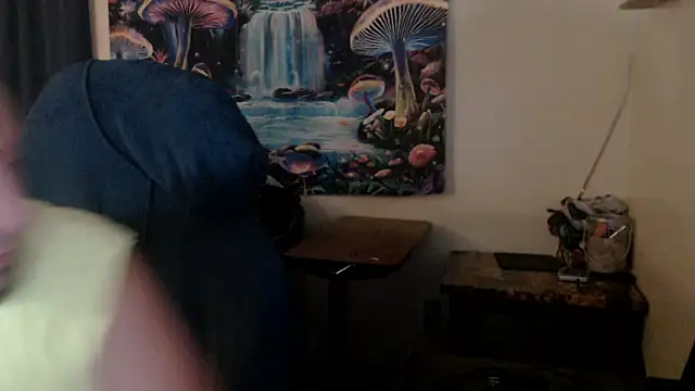 Snapshot of YoBlezz chatting on 13, 9, 2025 YoBlezz online show from 13, 9, 2025