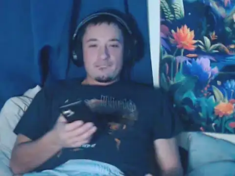 Snapshot of YoBlezz chatting on 15, 11, 2025 YoBlezz online show from 15, 11, 2025