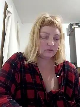 Snapshot of LiluLiluLilu chatting on 19, 4, 2026 LiluLiluLilu online show from 19, 4, 2026