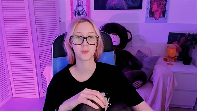 RubyBennett online show from 11, 9, 2025