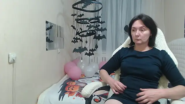 Snapshot of VivianGuchih chatting on 19, 10, 2025 VivianGuchih online show from 19, 10, 2025