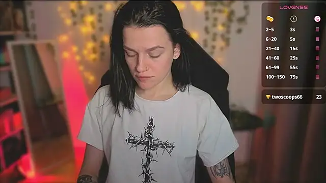 raspberry  girl  online show from 20, 10, 2025