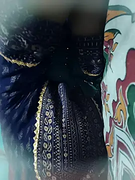 posewith online show from 10, 10, 2025