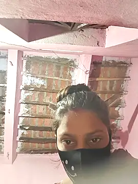 posewith online show from 13, 10, 2025