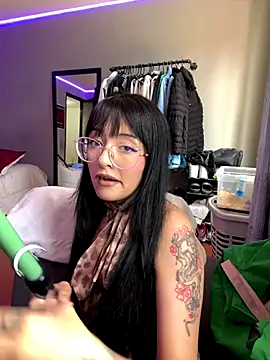 Snapshot of QueenSquirt02 chatting on 13, 9, 2025 QueenSquirt02 online show from 13, 9, 2025