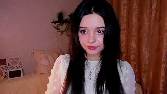 Snapshot of silkyaura chatting on 16, 9, 2025 silkyaura online show from 16, 9, 2025
