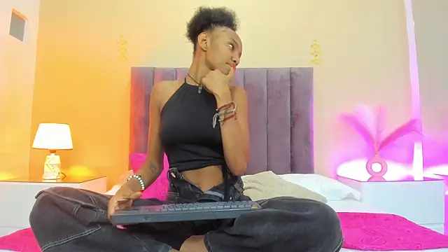 Snapshot of Kiaraa_y_Her_Crazy chatting on 7, 1, 2026 Kiaraa y Her Crazy online show from 7, 1, 2026