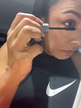 TiffanyyLam online show from 12, 9, 2025