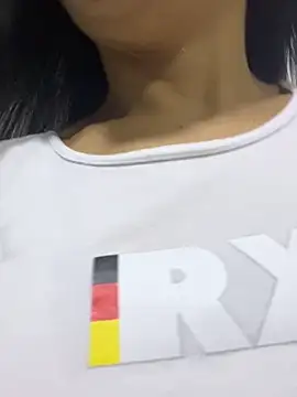 TiffanyyLam online show from 7, 10, 2025