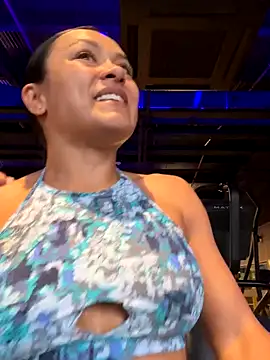 TiffanyyLam online show from 20, 10, 2025