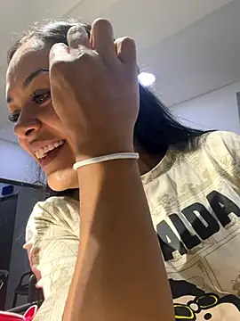 TiffanyyLam online show from 1, 11, 2025