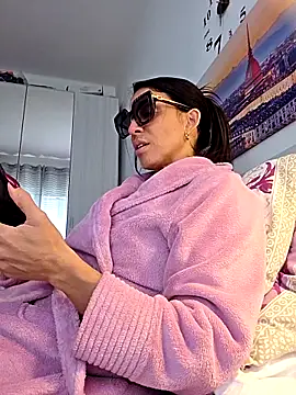 Snapshot of sexy7883 chatting on 18, 12, 2025 sexy7883 online show from 18, 12, 2025