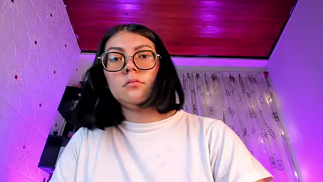 LolaXXXperience online show from 11, 2, 2026