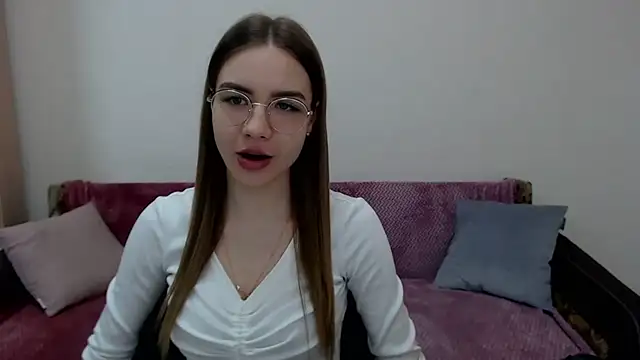 Snapshot of aSingleOne chatting on 8, 10, 2025 aSingleOne online show from 8, 10, 2025