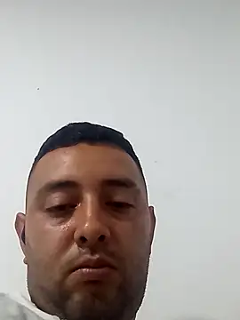 Snapshot of angelitocalientico chatting on 6, 10, 2025 angelitocalientico online show from 6, 10, 2025