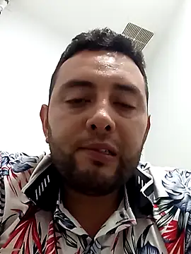 Snapshot of angelitocalientico chatting on 25, 10, 2025 angelitocalientico online show from 25, 10, 2025