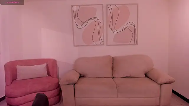 LucyWeiss  online show from 20, 11, 2025