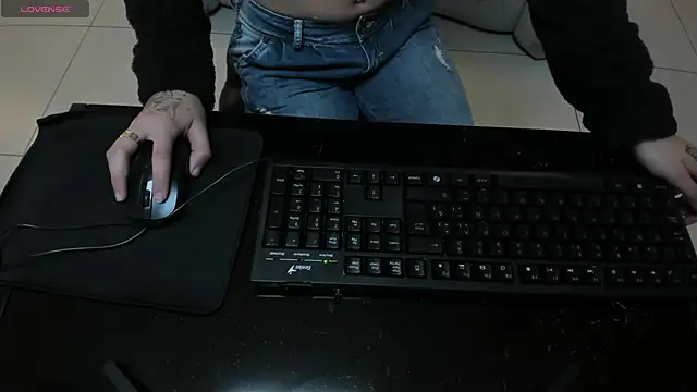 LaurentConnor online show from 26, 9, 2025