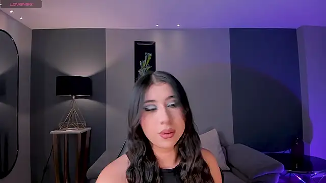 MayaMoretti  online show from 13, 5, 2026