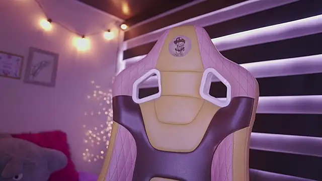 Rebecah 1 online show from 19, 11, 2025