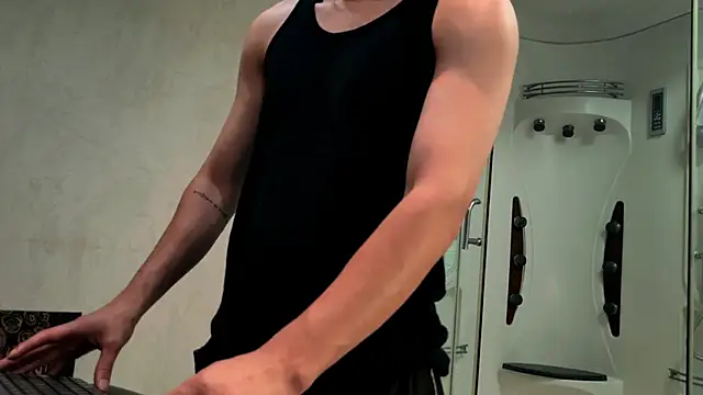 Snapshot of enzo_steel chatting on 28, 11, 2025 enzo steel online show from 28, 11, 2025