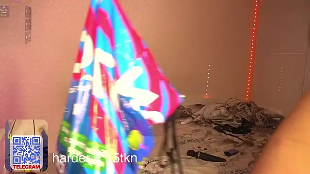 Snapshot of star_fucks chatting on 15, 4, 2026 star fucks online show from 15, 4, 2026