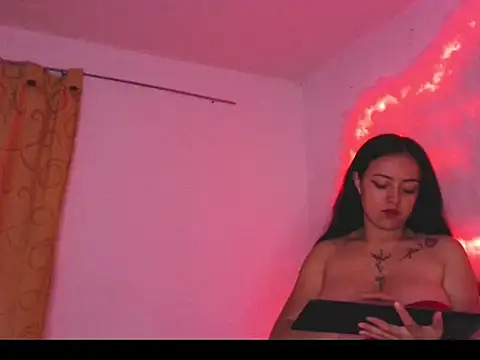 AilynRoss21 online show from 9, 9, 2025