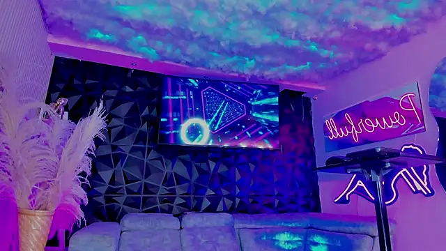 Naomy Alvaradoo online show from 21, 10, 2025