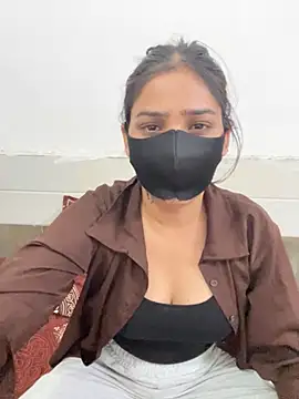 Sex Queen aaraya online show from 9, 5, 2026