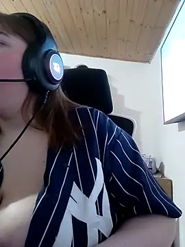 Snapshot of bellita13 chatting on 26, 9, 2025 bellita13 online show from 26, 9, 2025