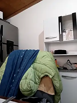 Snapshot of bellita13 chatting on 28, 10, 2025 bellita13 online show from 28, 10, 2025