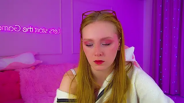 AgataFoxley online show from 12, 10, 2025