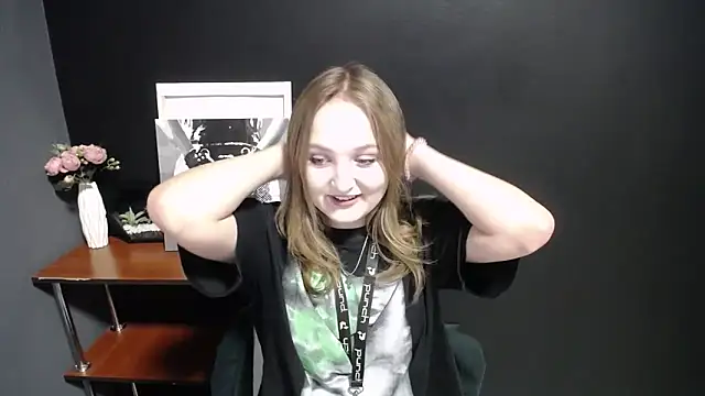 Mystic nikole online show from 11, 9, 2025