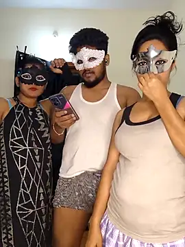 Snapshot of Family02 chatting on 27, 9, 2025 Family02 online show from 27, 9, 2025