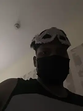 Snapshot of Family02 chatting on 8, 10, 2025 Family02 online show from 8, 10, 2025